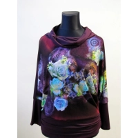 Bluzka kimono golf ozdobiona kremowymi różami